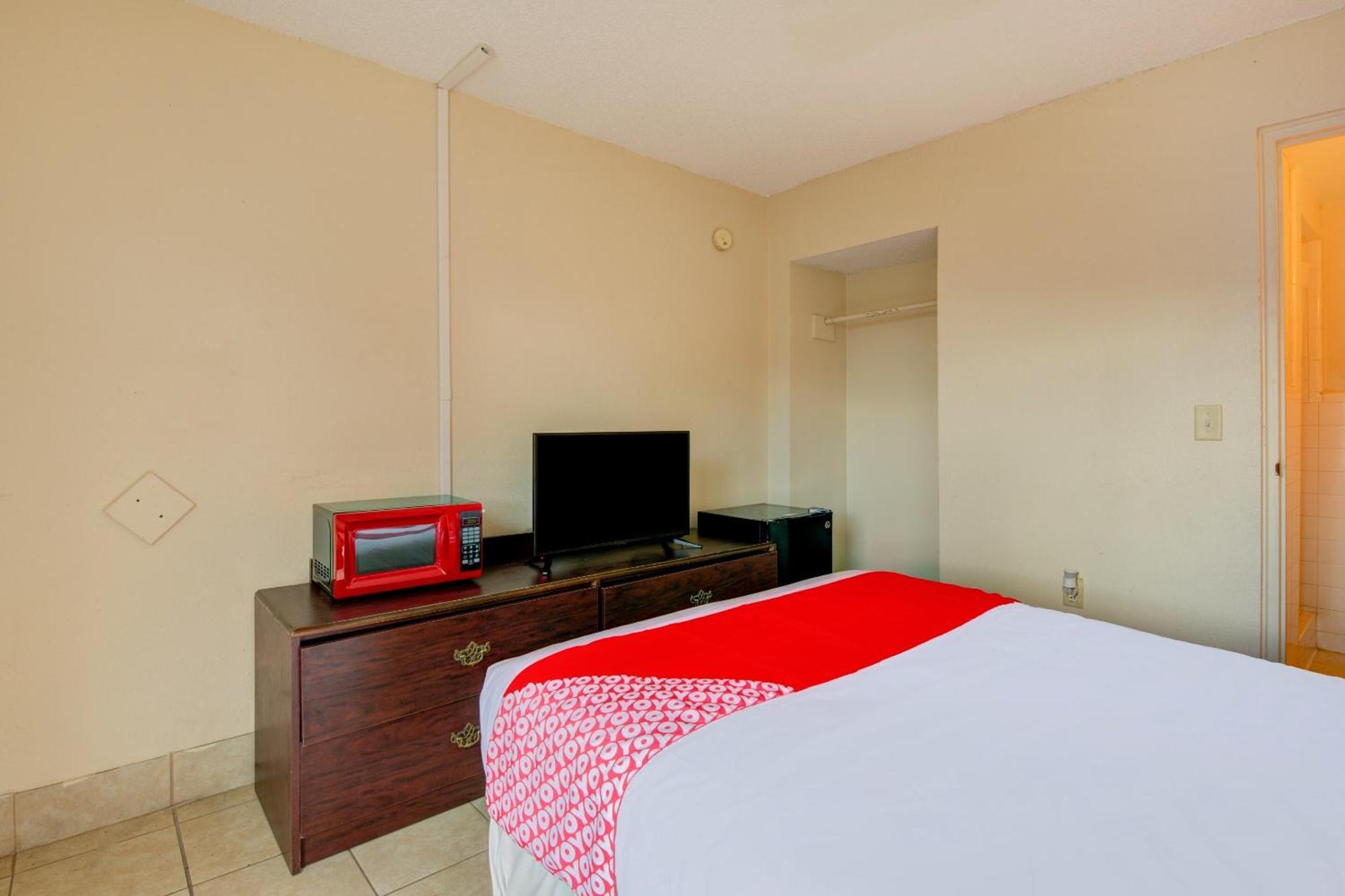 Oyo Hotel Douglas Ga Us-441 Esterno foto