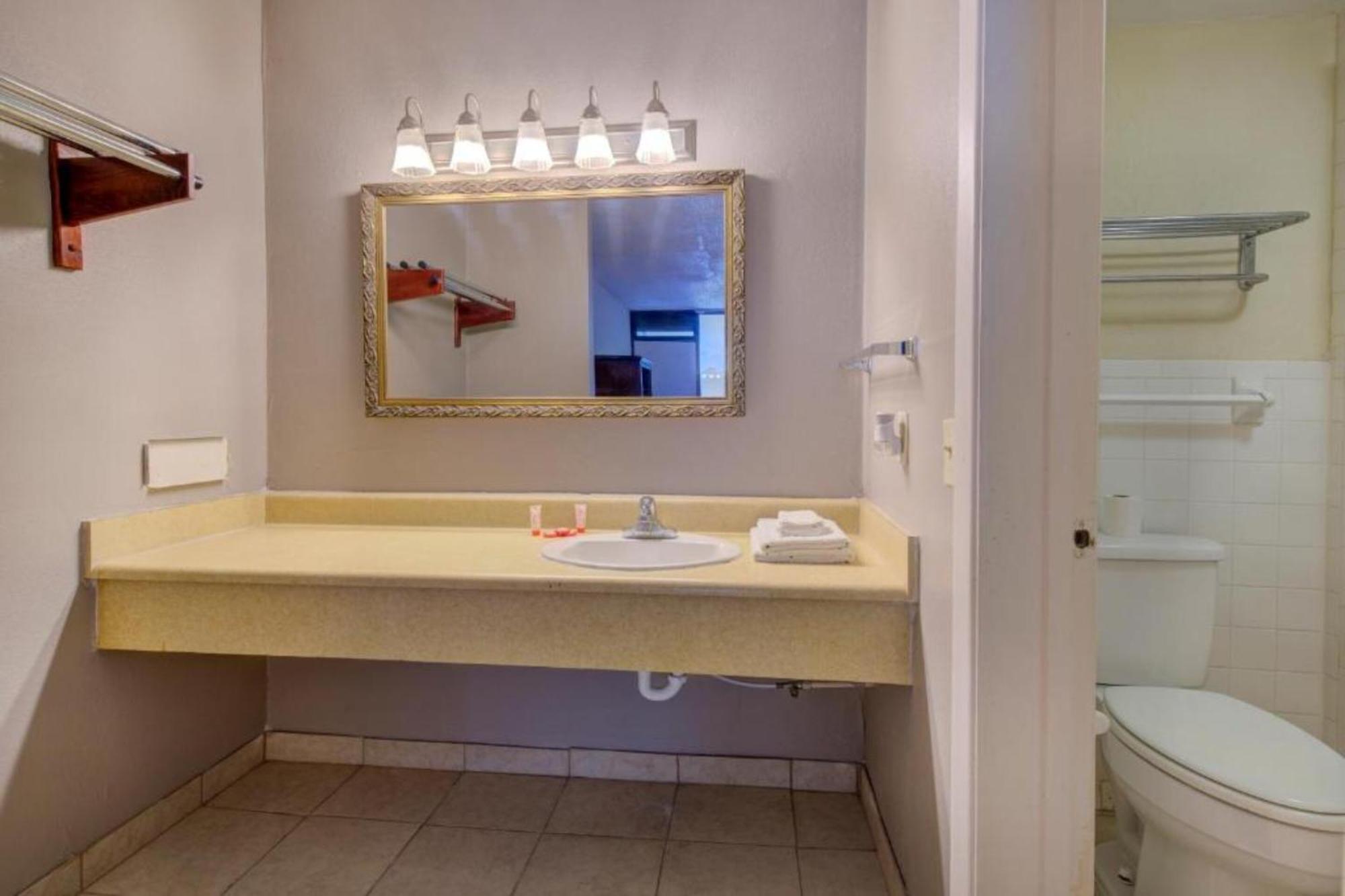 Oyo Hotel Douglas Ga Us-441 Esterno foto